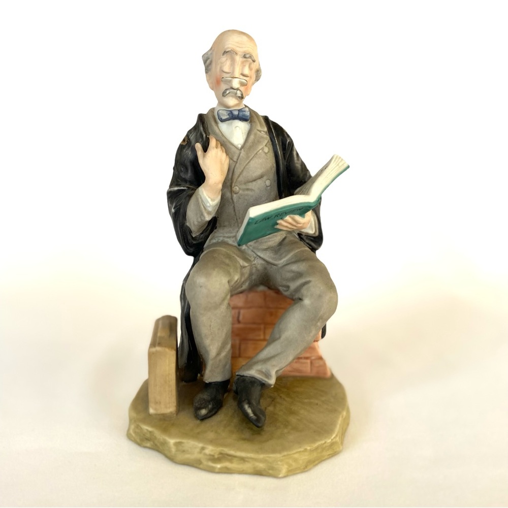 Vintage Arnart Gino Pucci "Law Review" Lawyer Figurine Signed #3785